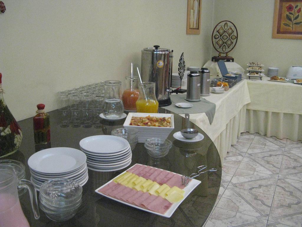 Altezza Apart Suites Мендоса Екстериор снимка